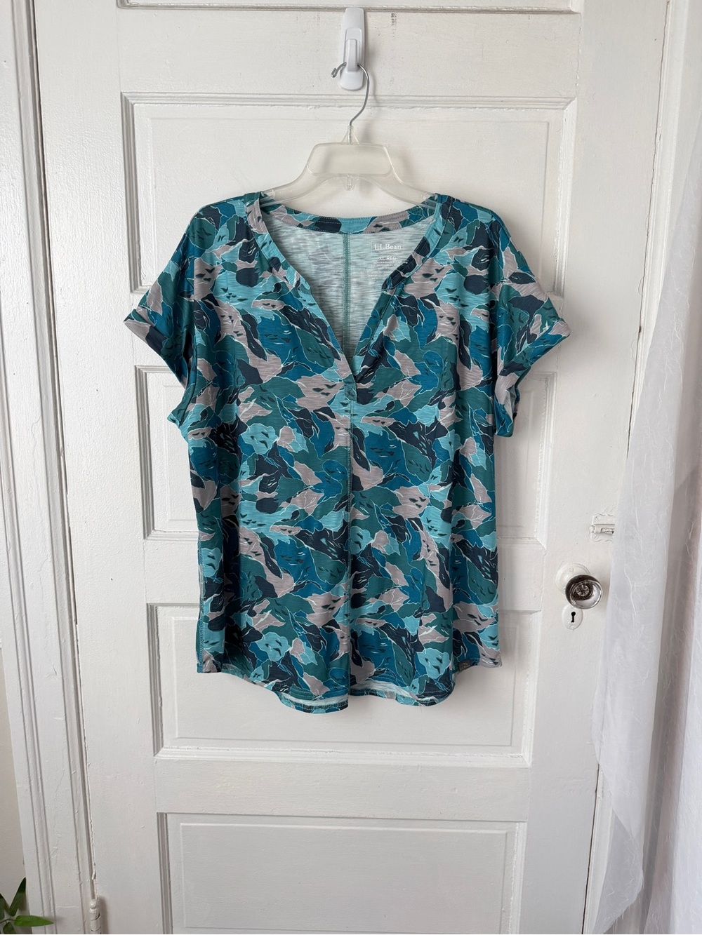 L.L. Bean Teal & Gray Printed V-Neck Short Sleeve Top Casual Relaxed Fit XL